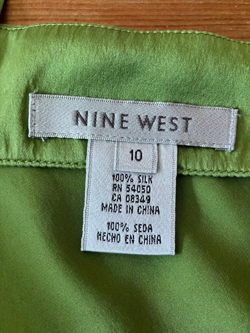 NINE WEST Green Satin Silk tank/top Size 10 - Picture 4 of 10